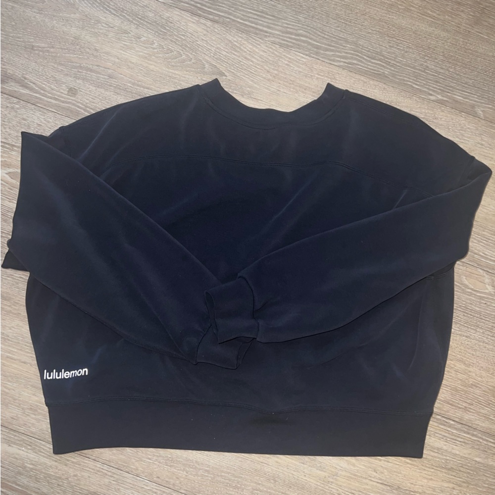 Lululemon Perfectly Oversized Cropped Crew 
Softstreme